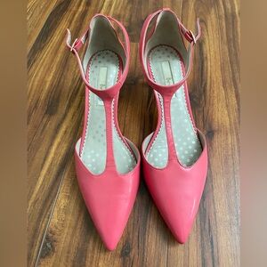 Boden pink leather T-bar point heels pumps in size 38 7/7.5